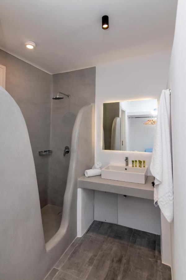 Parathyro Sto Aigaio 2 - Small Suites Tinos Bagian luar foto